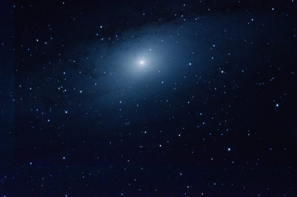 Andromeda galaxy, rough pshop hack with a few darks and stack of 2